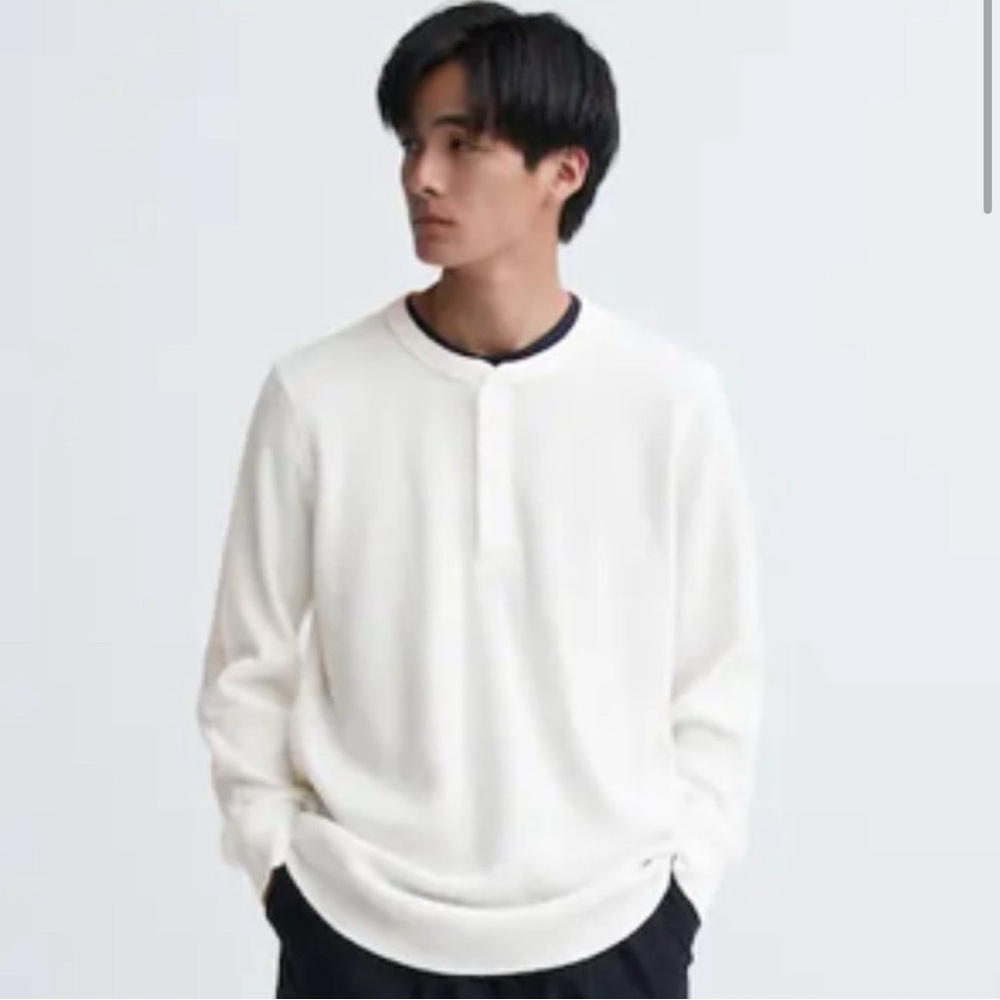 Uniqlo Waffle Henley - Men’s Small